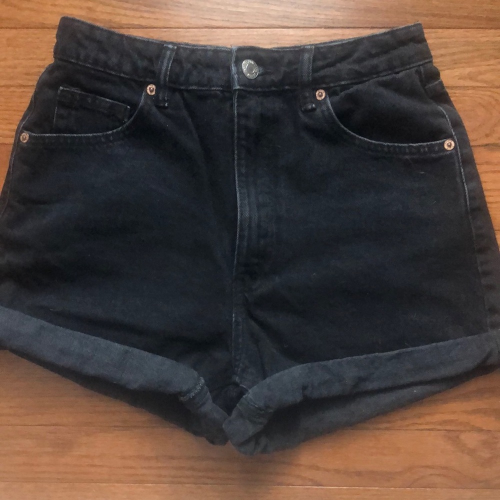 Zara black high-waisted jean short size 6